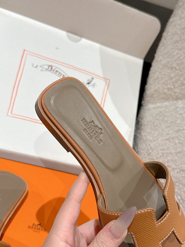 H*rmes Sandals