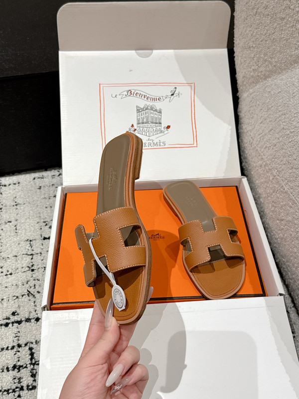 H*rmes Sandals