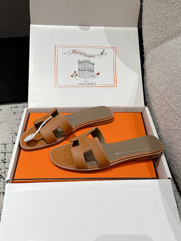 H*rmes Sandals