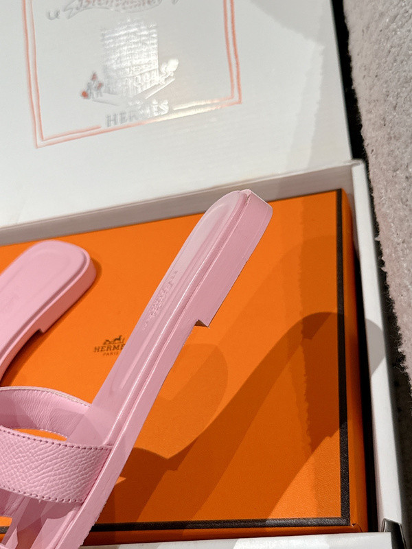 H*rmes Sandals