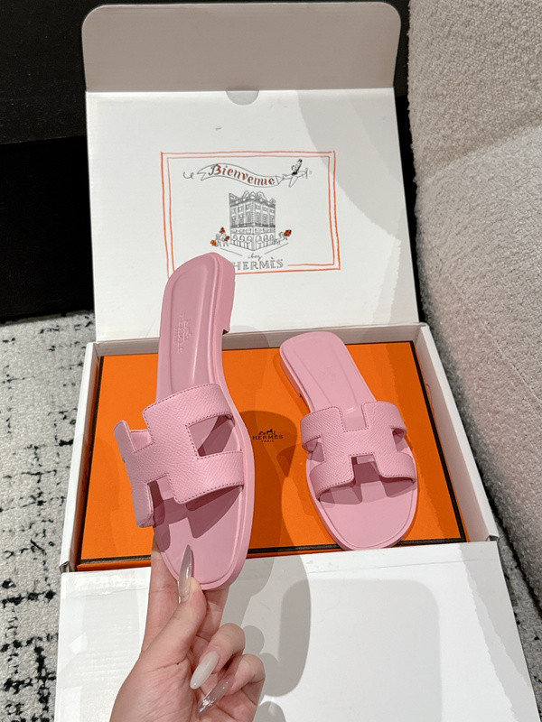 H*rmes Sandals