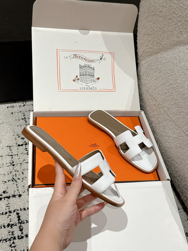 H*rmes Sandals