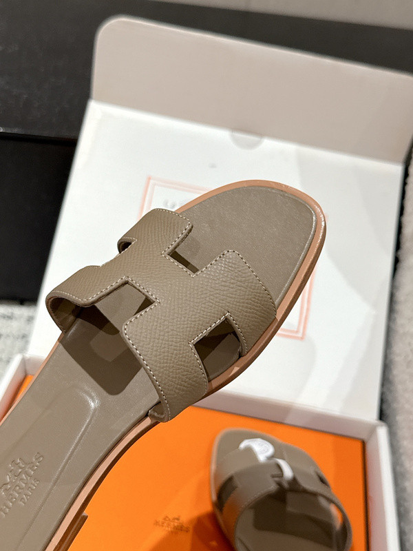 H*rmes Sandals
