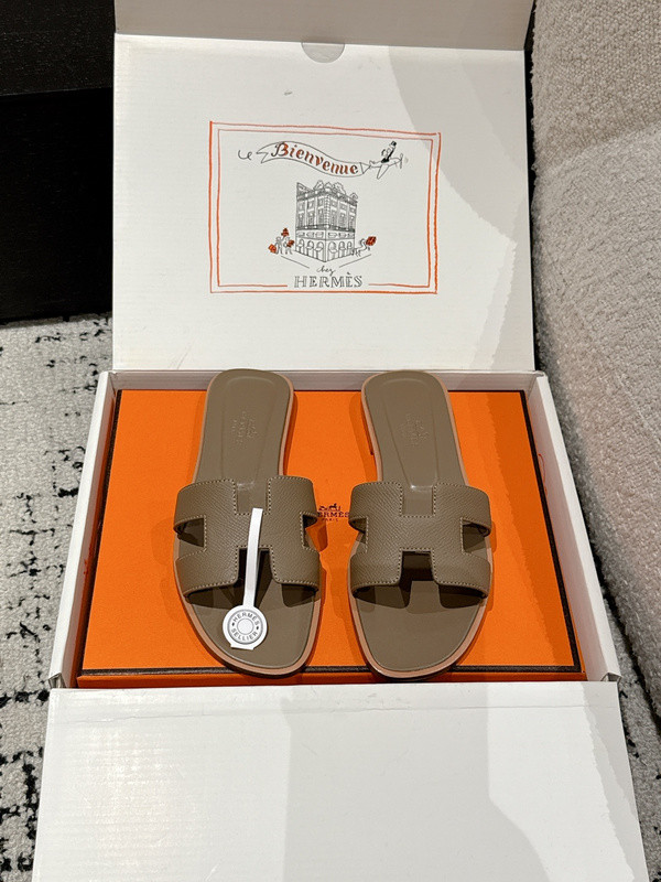 H*rmes Sandals