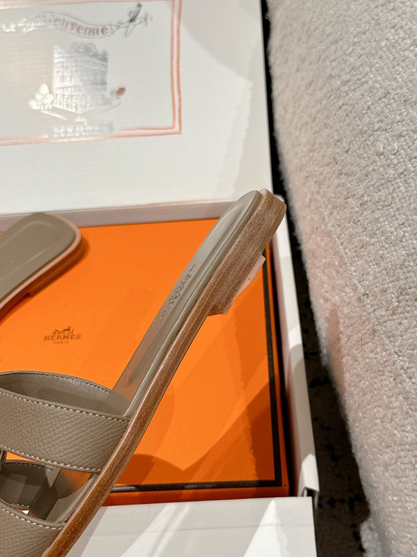 H*rmes Sandals