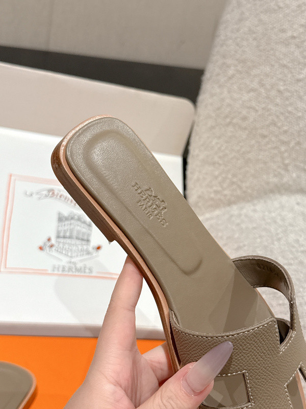 H*rmes Sandals