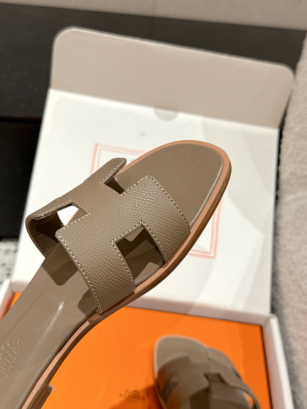H*rmes Sandals