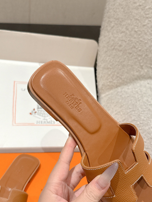 H*rmes Sandals