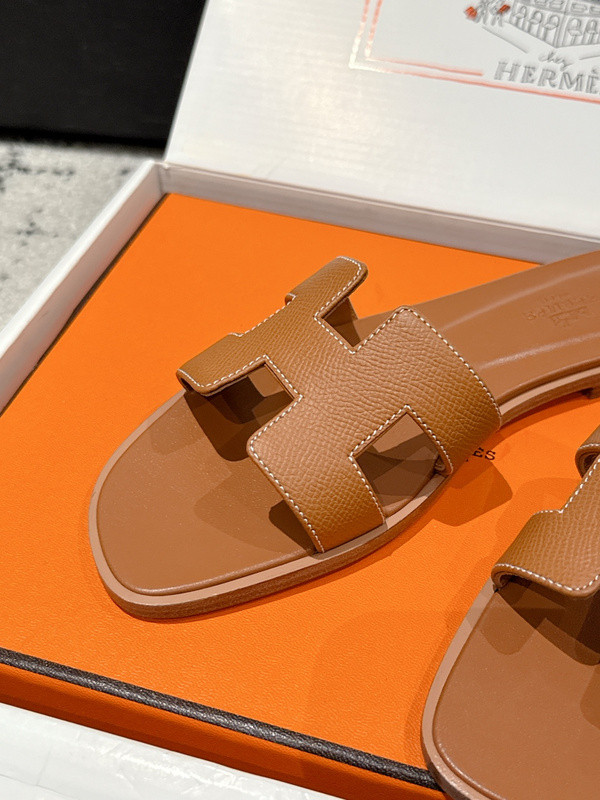 H*rmes Sandals
