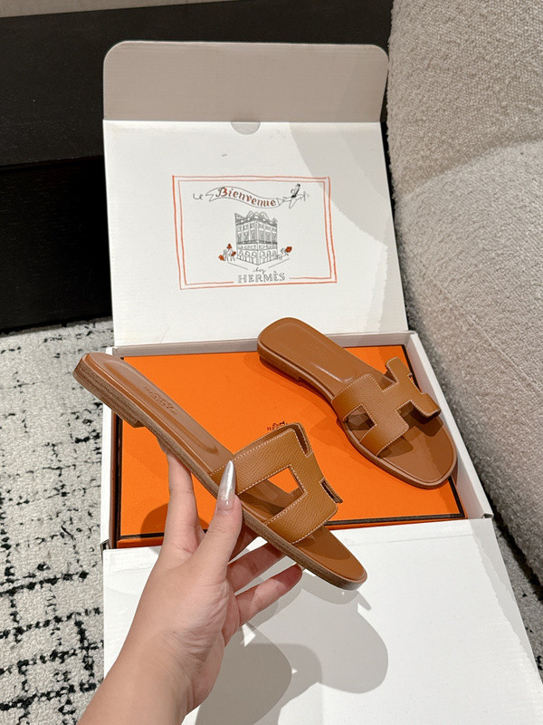 H*rmes Sandals
