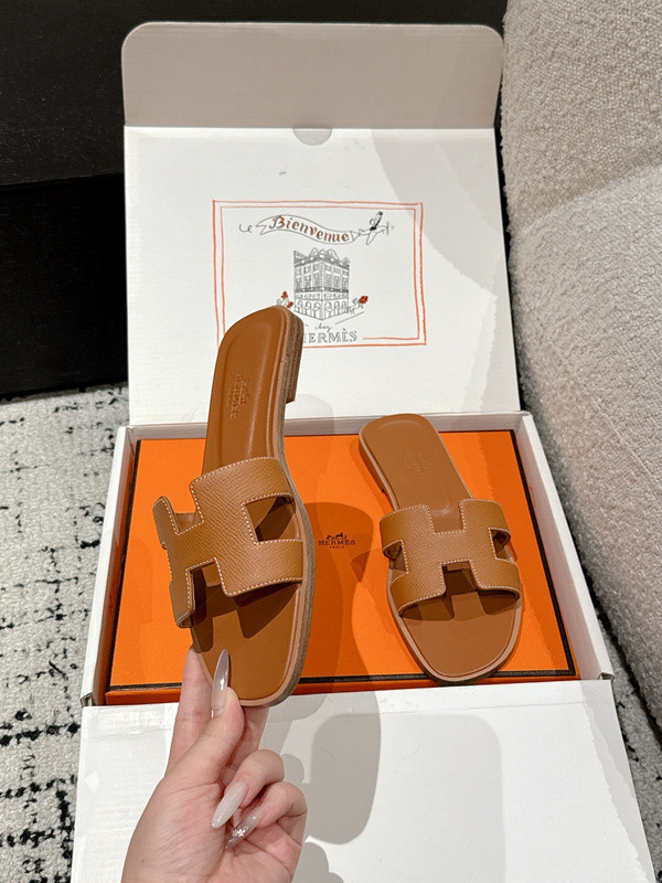 H*rmes Sandals