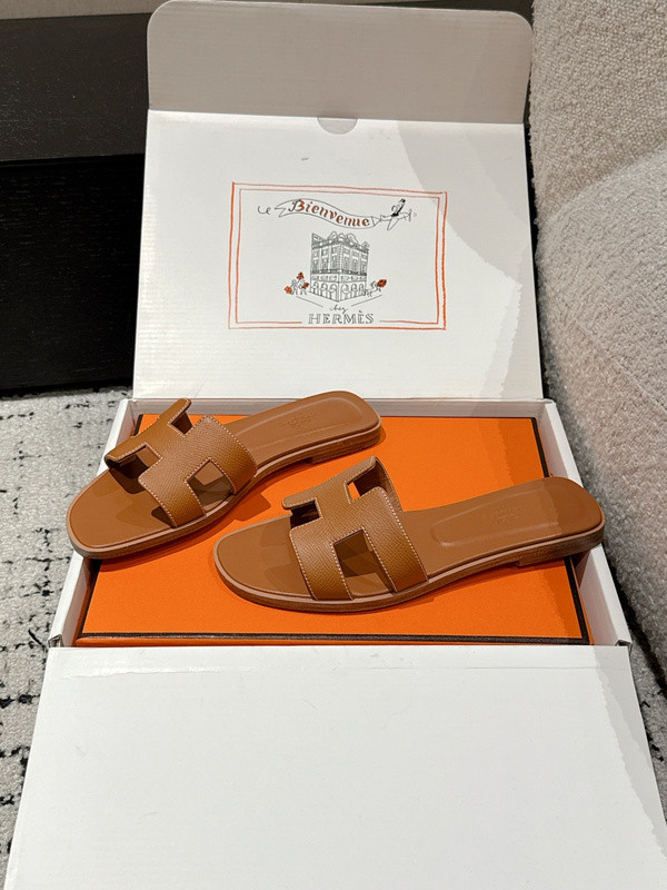 H*rmes Sandals