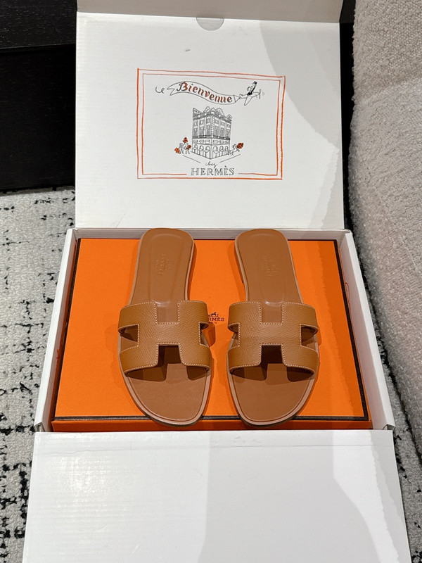 H*rmes Sandals