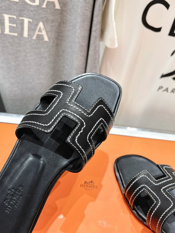 H*rmes Sandals