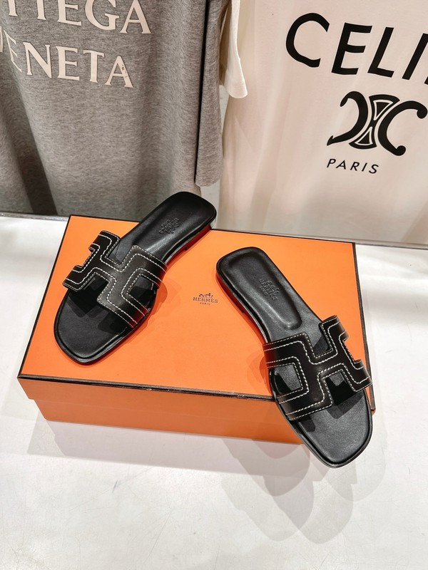 H*rmes Sandals