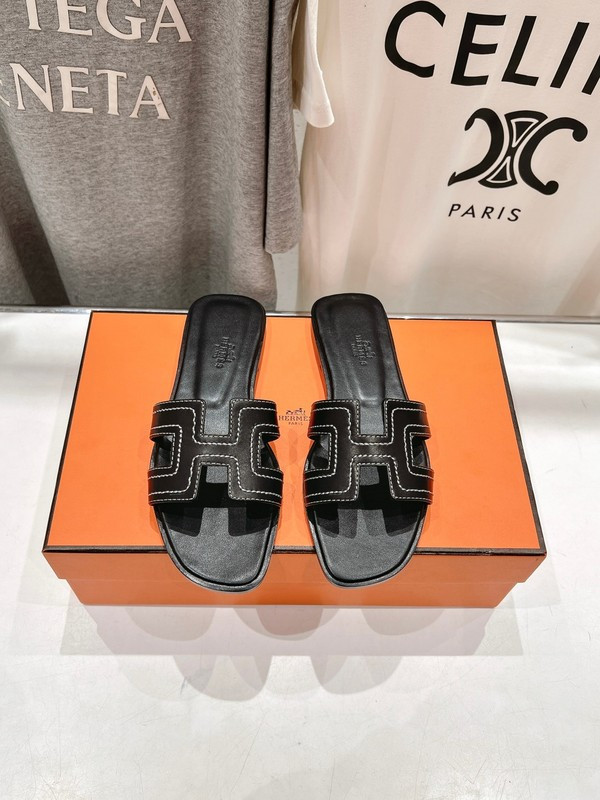 H*rmes Sandals