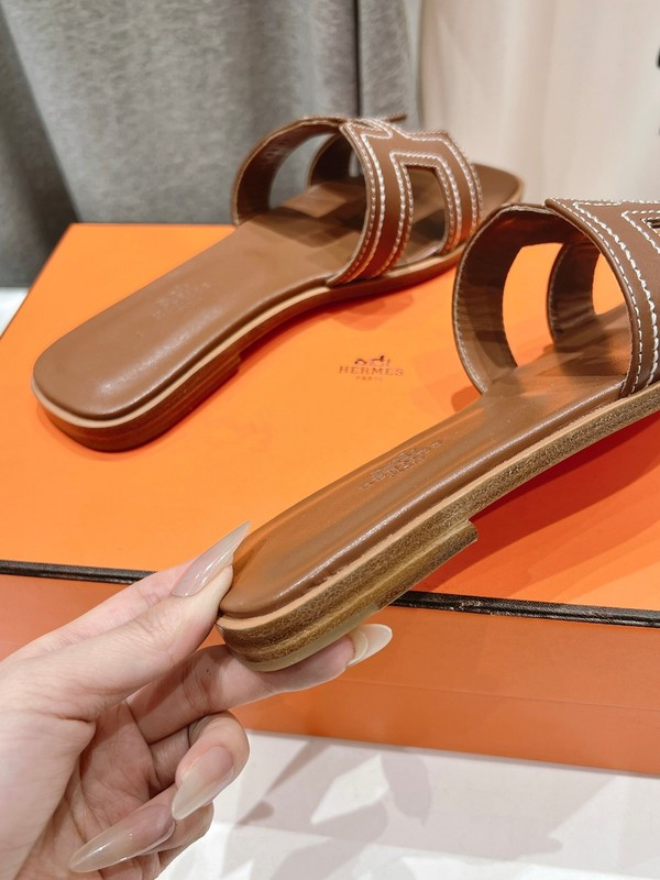 H*rmes Sandals