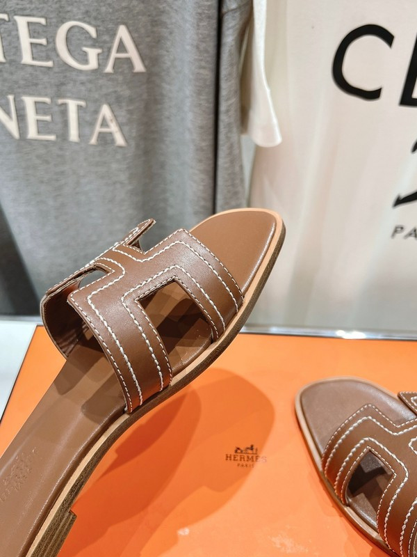 H*rmes Sandals
