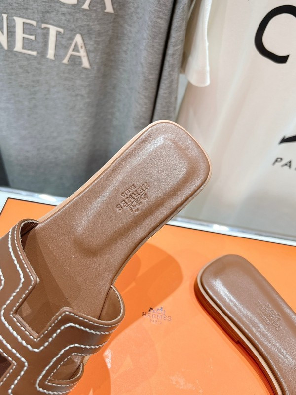 H*rmes Sandals