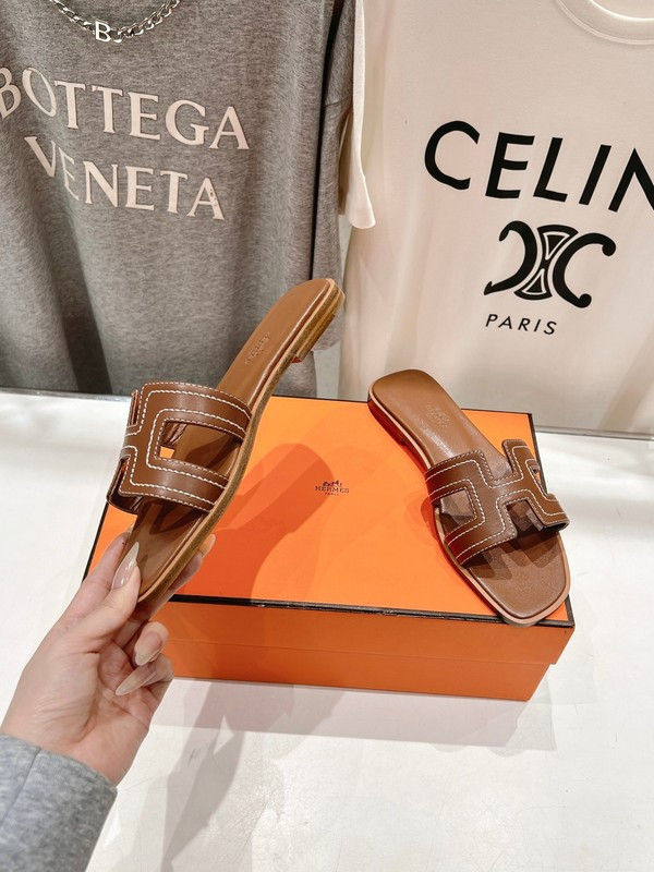 H*rmes Sandals