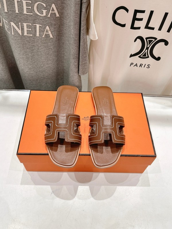 H*rmes Sandals