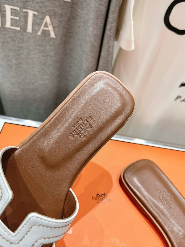 H*rmes Sandals