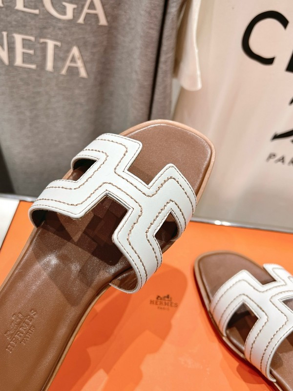 H*rmes Sandals