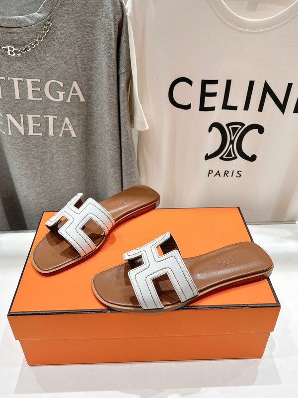 H*rmes Sandals