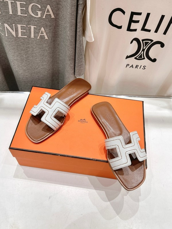 H*rmes Sandals