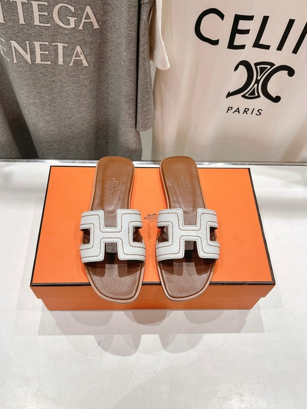 H*rmes Sandals