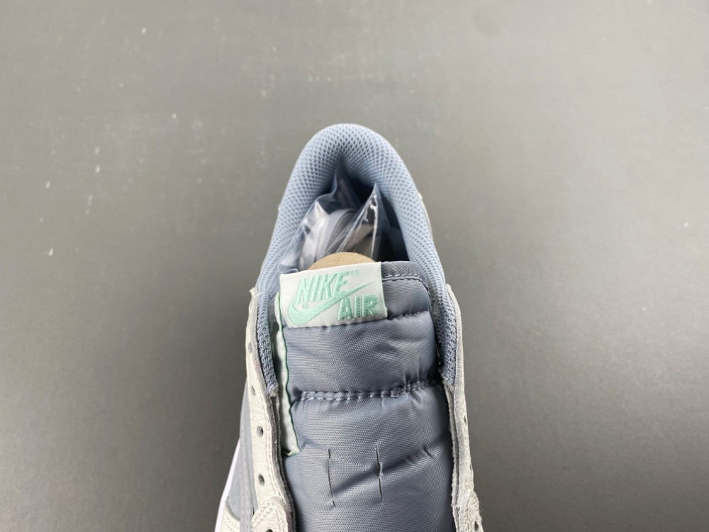 Travis Scott Jordan 1 Low Baby Blue HQ2004-400