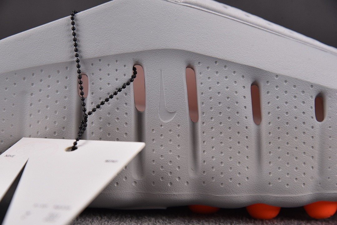 Nike Mind 001