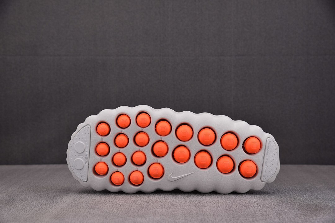 Nike Mind 001