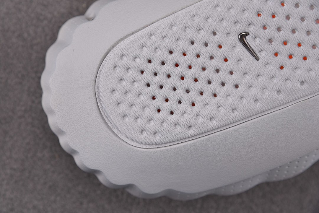 Nike Mind 001