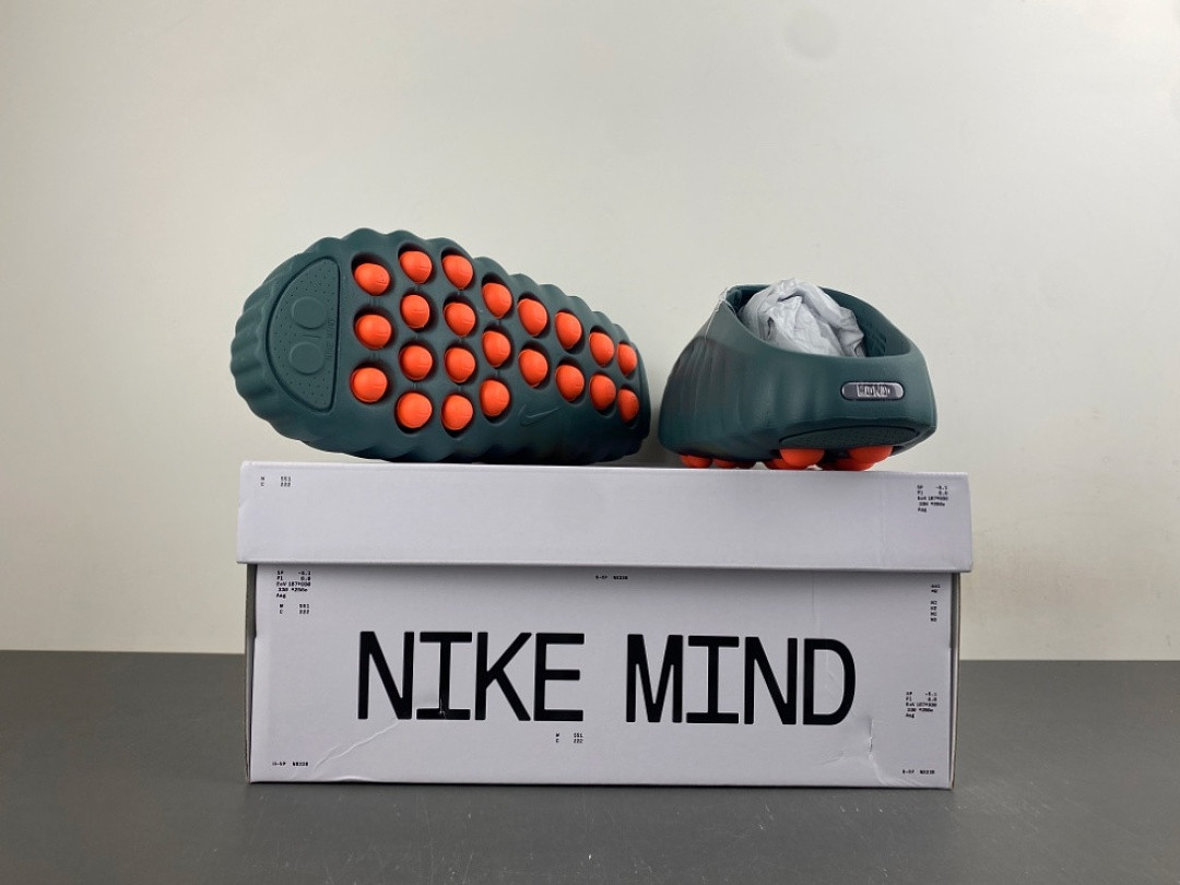 Nike Mind 001