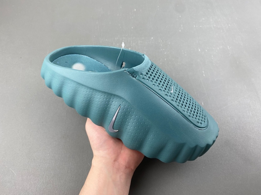 Nike Mind 001