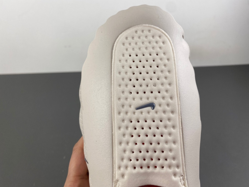 Nike Mind 001