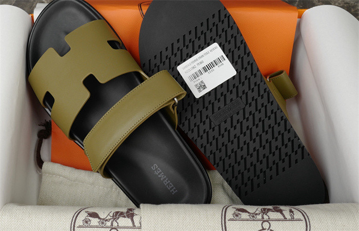 H*rmes Sandals