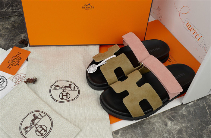 H*rmes Sandals