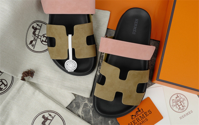 H*rmes Sandals