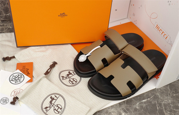 H*rmes Sandals