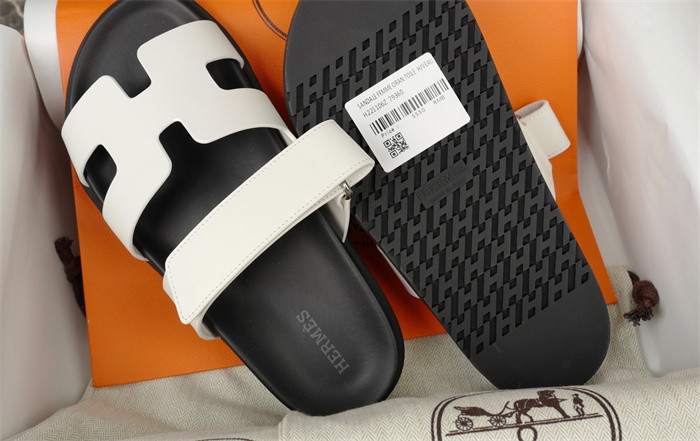 H*rmes Sandals