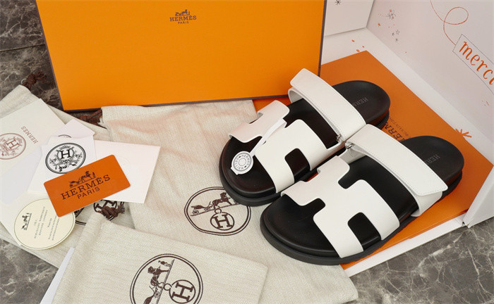 H*rmes Sandals