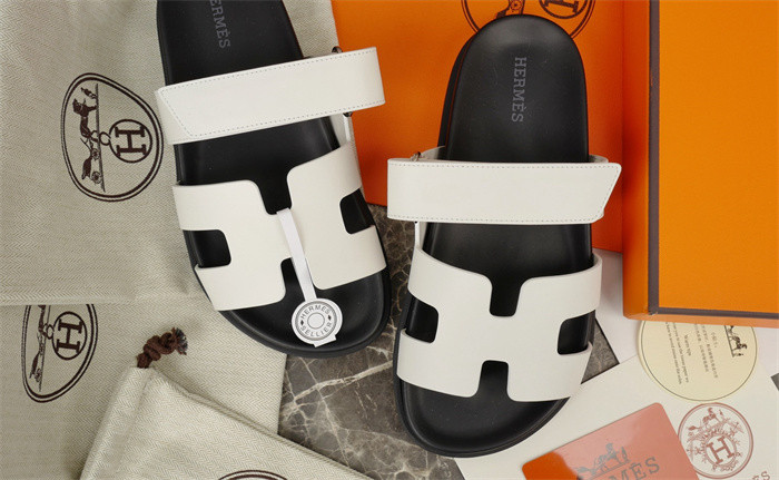 H*rmes Sandals