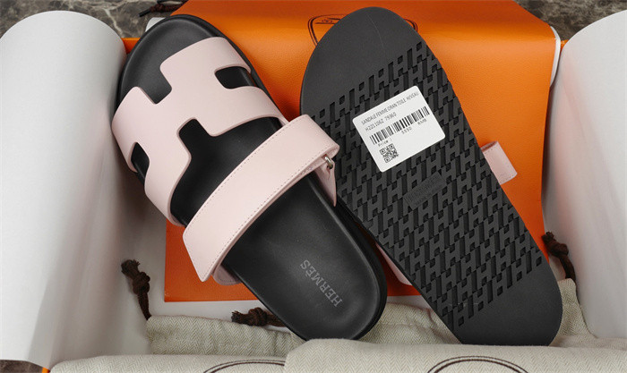 H*rmes Sandals
