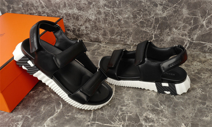 H*rmes Sandals