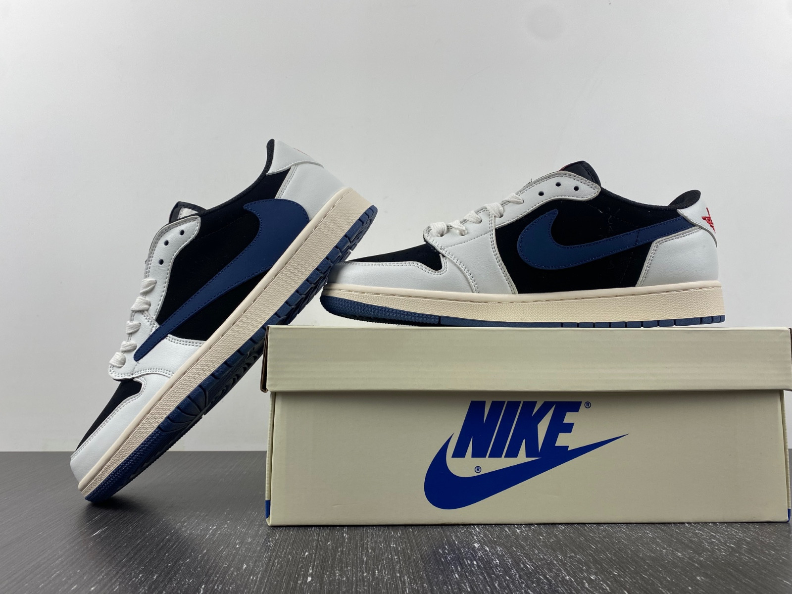 Travis Scott x Fragment Design DM7866-713