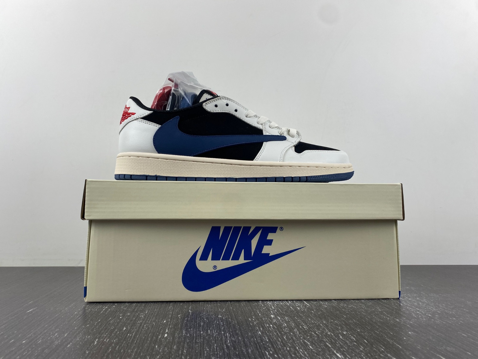 Travis Scott x Fragment Design DM7866-713