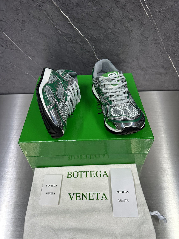 Bo*te*ga ve*ne*ta orbit silver parakeet