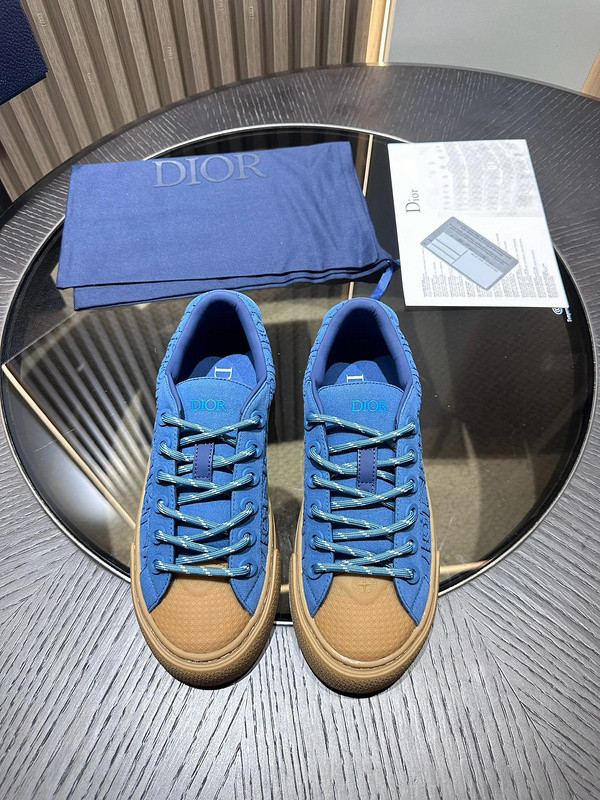 DR B33 SNEAKER
